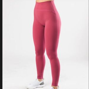 Alphalete Surface workout set - Candy Apple
